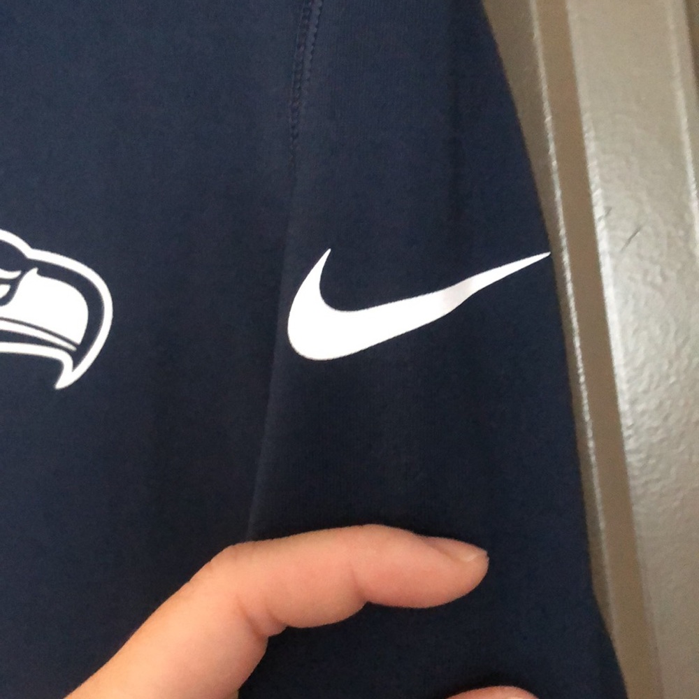 Nike medium pull over long sleeve shirt Seahawks - Picture 8 of 10